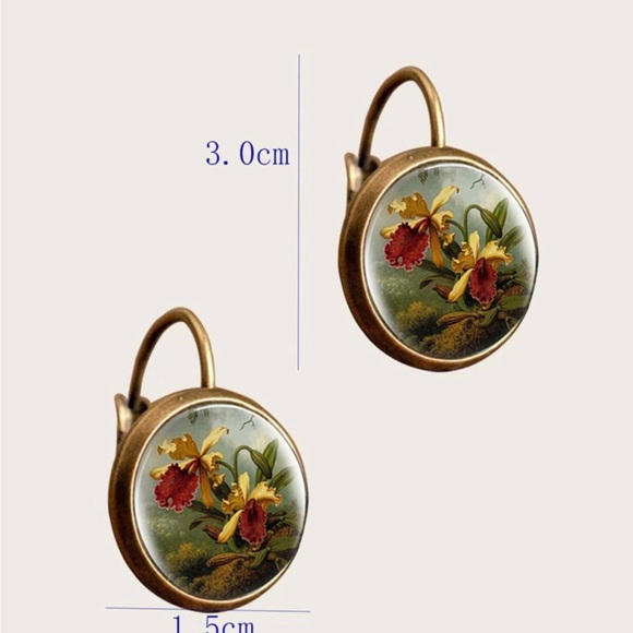 Flower Print Round Design Earrings - Picture 2 of 3